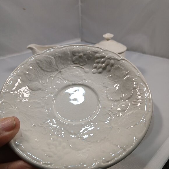 Cuthbertson's Burleigh Davenport Set Of Strawberry  Grape Leaf White Dinnerware - Picture 3 of 16